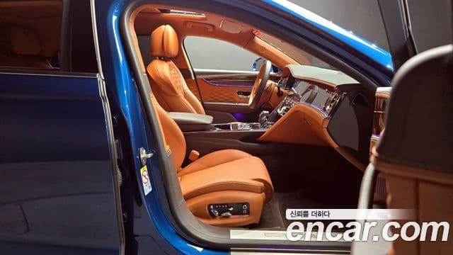Bentley Flying Spur 2023 — ფოტო 10/20