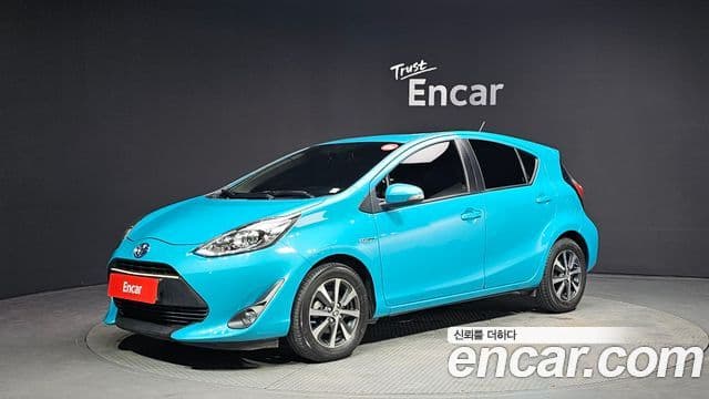 Toyota Prius C 2018 — Şəkil 20/20