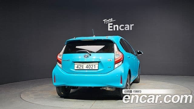 Toyota Prius C 2018 — Şəkil 4/20