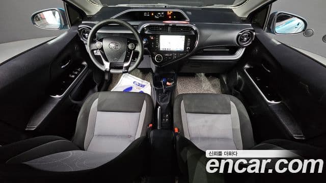 Toyota Prius C 2018 — Şəkil 15/20