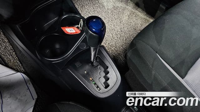 Toyota Prius C 2018 — Şəkil 10/20
