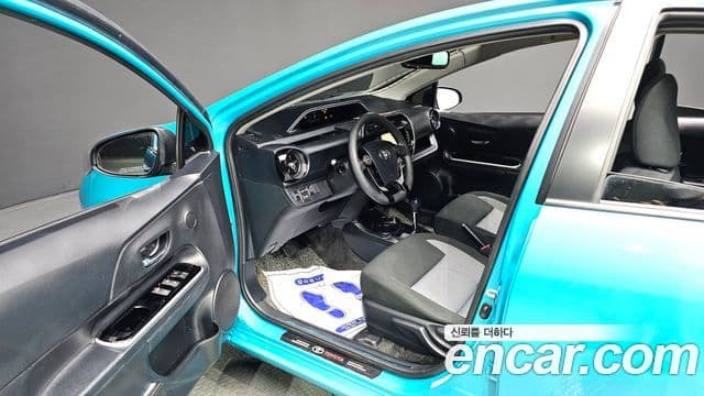Toyota Prius C 2018 — Şəkil 2/20