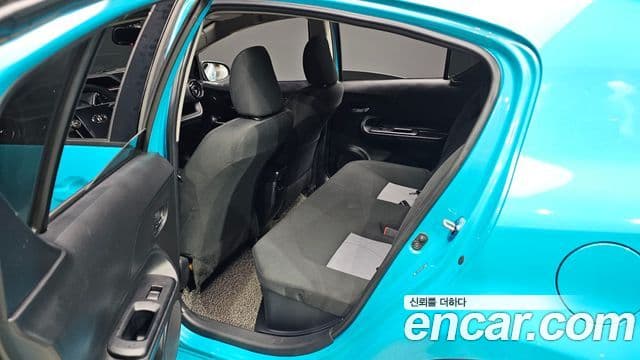 Toyota Prius C 2018 — Şəkil 5/20