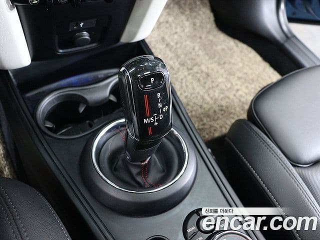 Mini Cooper SD Countryman 2019 — ფოტო 8/20