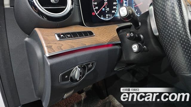 Mercedes-Benz E-Class 2018 — Şəkil 13/20