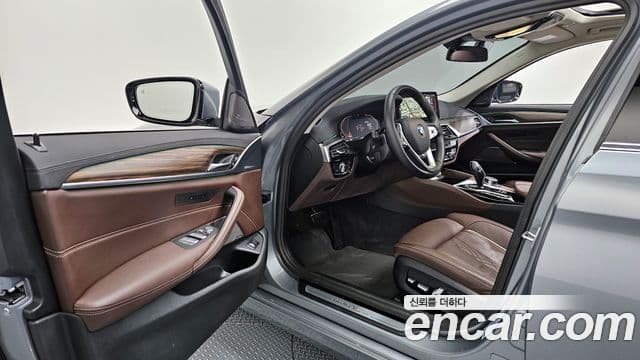 BMW 5 Series 2023 — ფოტო 11/20