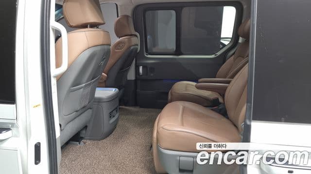 Hyundai Staria 2023 — фото 12 из 20