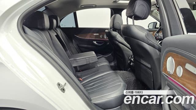 Mercedes-Benz E-Class 2020 — Şəkil 12/20