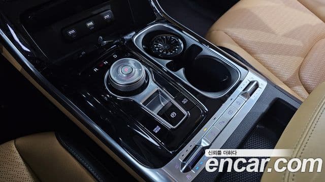 Kia Carnival 2020 — фото 9 из 20
