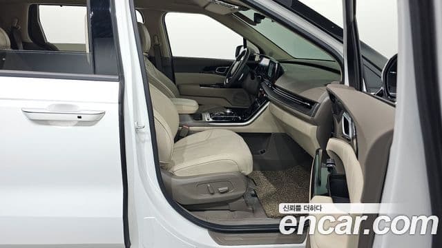 Kia Carnival 2021 — ფოტო 11/20