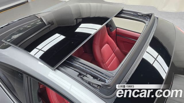 Porsche 911 2025 — фото 16 из 20