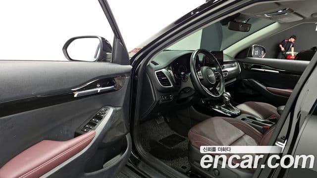 Kia Seltos 2021 — Şəkil 11/20