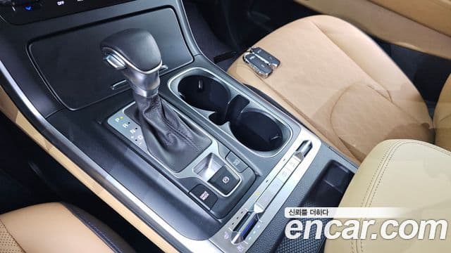 Kia Carnival 2022 — фото 9 из 20