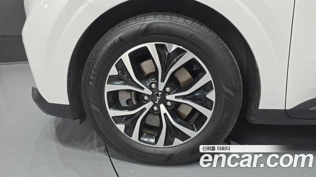 Kia Carnival 2021 — ფოტო 5/20
