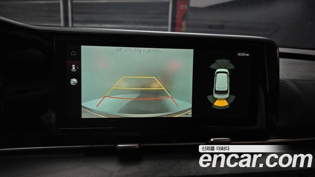 Kia Carnival 2021 — ფოტო 16/20