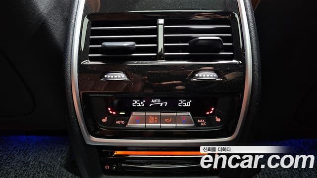 BMW X7 2022 — ფოტო 19/20
