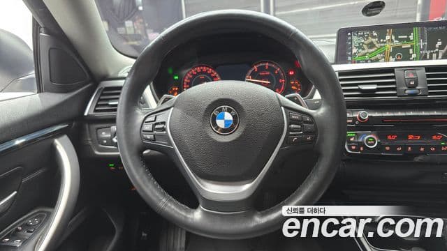 BMW 4 Series 2018 — Şəkil 13/20