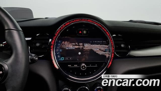 Mini Cooper S 2022 — ფოტო 14/20