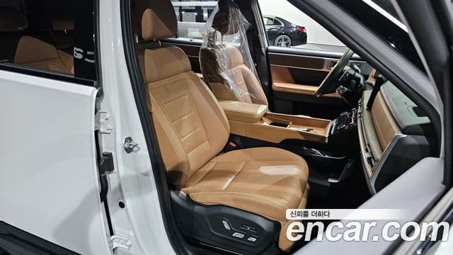 Hyundai Santa Fe 2023 — Photo 8/20