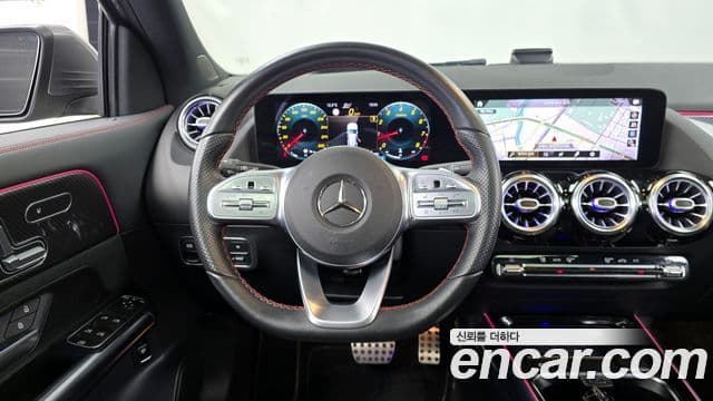 Mercedes-Benz GLA-Class 2021 — Şəkil 13/20