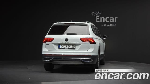 Volkswagen Tiguan Allspace 2023 — Фото 4/20