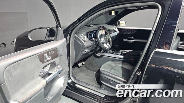 Mercedes-Benz GLB-Class 2022 — ფოტო 8/20