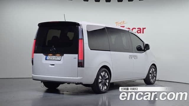 Hyundai Staria 2022 — ფოტო 2/20
