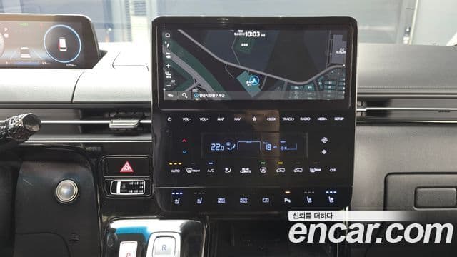 Hyundai Staria 2022 — ფოტო 17/20
