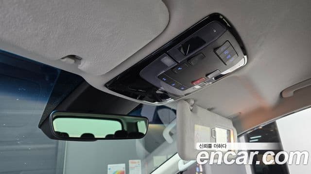 Hyundai Staria 2022 — ფოტო 18/20
