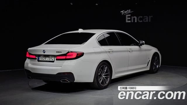 BMW 5 Series 2021 — Şəkil 2/20