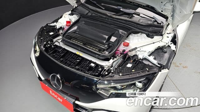 Mercedes-Benz EQE 2024 — ფოტო 15/20
