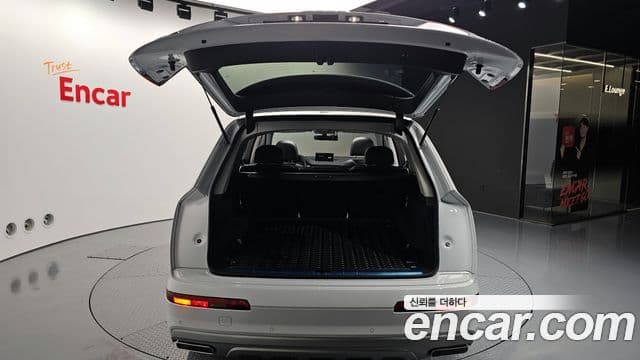 Audi Q7 2019 — фото 20 из 20
