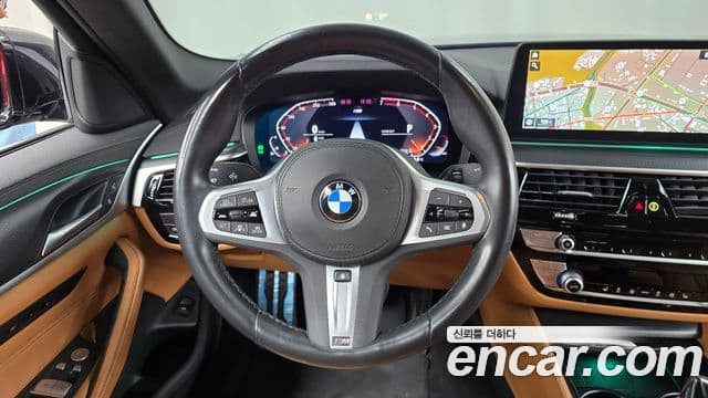 BMW 5 Series 2023 — фото 12 из 20