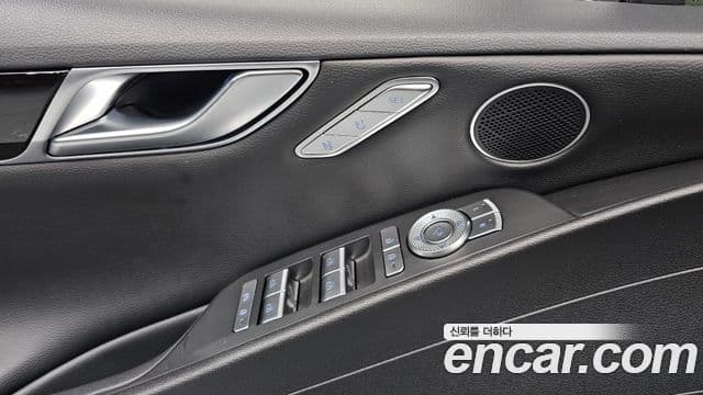 Genesis Electrified G80 2022 — Şəkil 12/20
