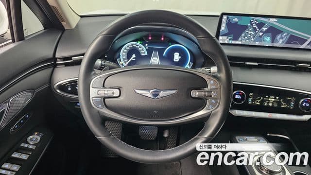 Genesis GV70 2021 — ფოტო 13/20