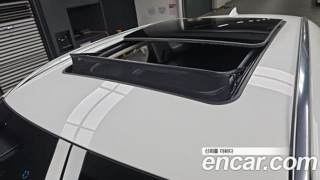 Genesis GV70 2021 — ფოტო 19/20