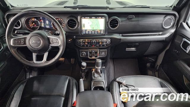 Jeep Wrangler 2022 — Şəkil 7/20