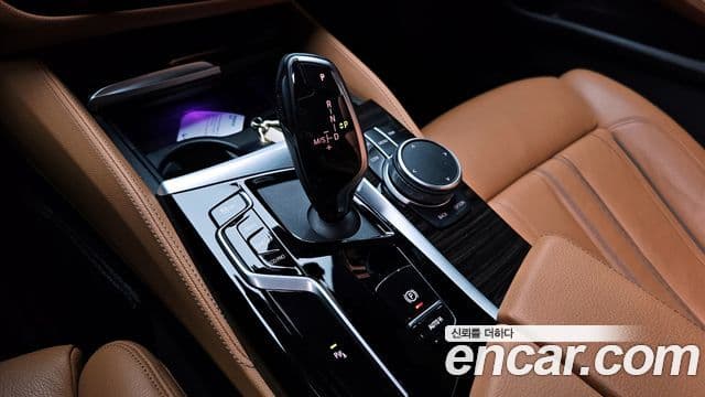 BMW 5 Series 2021 — Şəkil 9/20