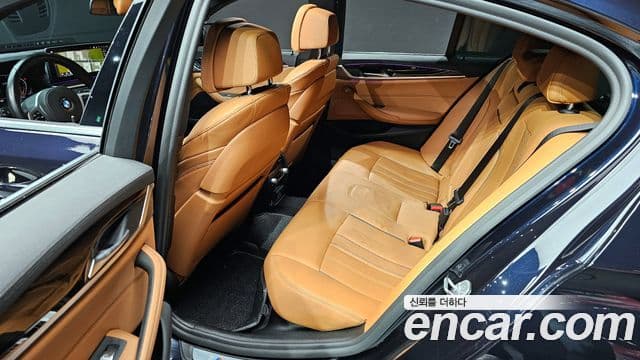 BMW 5 Series 2021 — Şəkil 12/20