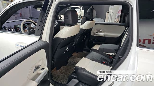Mercedes-Benz GLB-Class 2021 — Şəkil 11/20
