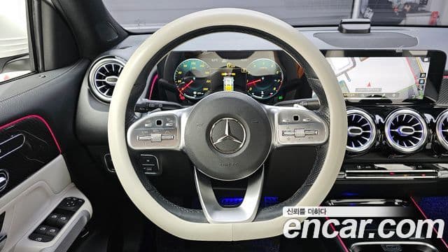 Mercedes-Benz GLB-Class 2021 — Şəkil 13/20