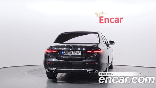 Mercedes-Benz E-Class 2020 — ფოტო 4/20