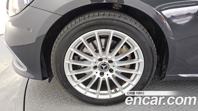 Mercedes-Benz E-Class 2020 — ფოტო 5/20
