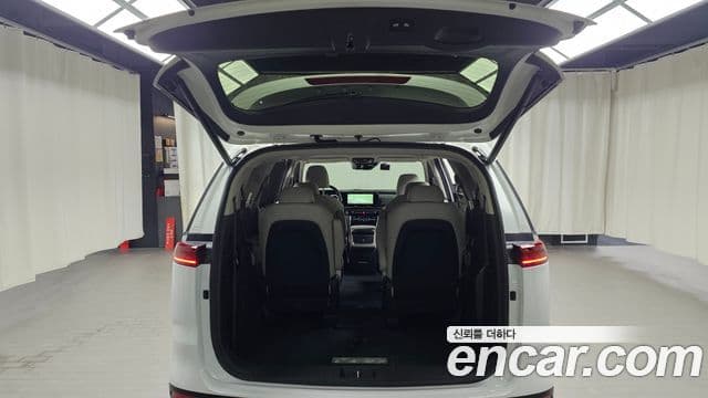 Kia Carnival 2022 — ფოტო 20/20