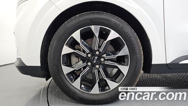 Kia Carnival 2020 — Фото 5/20