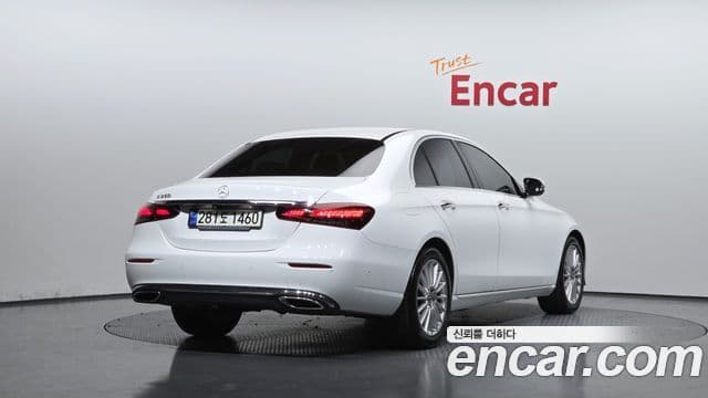 Mercedes-Benz E-Class 2021 — ფოტო 2/20