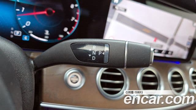 Mercedes-Benz E-Class 2021 — ფოტო 9/20