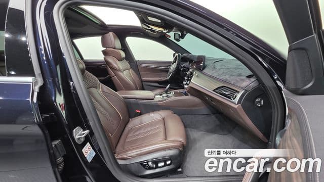 BMW 5 Series 2020 — ფოტო 2/20