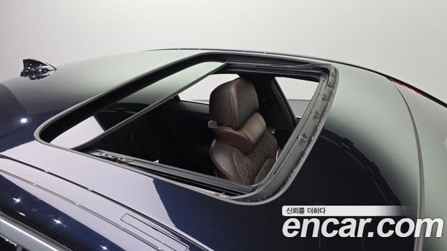 BMW 5 Series 2020 — ფოტო 8/20
