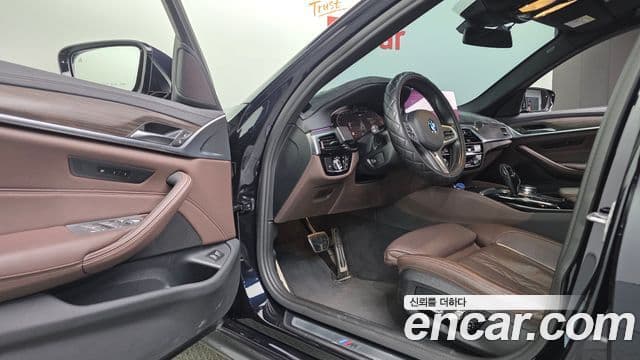 BMW 5 Series 2020 — ფოტო 9/20